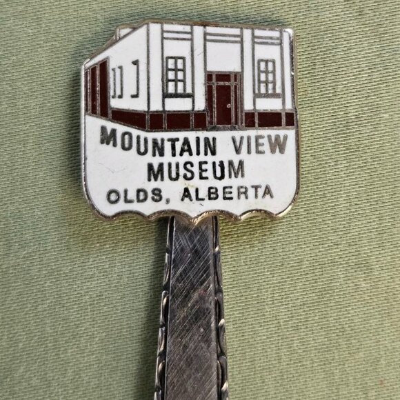 4"- 4.5" Lot of‎ 3 Vintage Yukon, Alberta, Quebec Souvenir Travel Spoons Canada - Picture 4 of 10